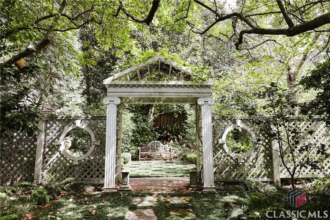 638 Milledge Circle