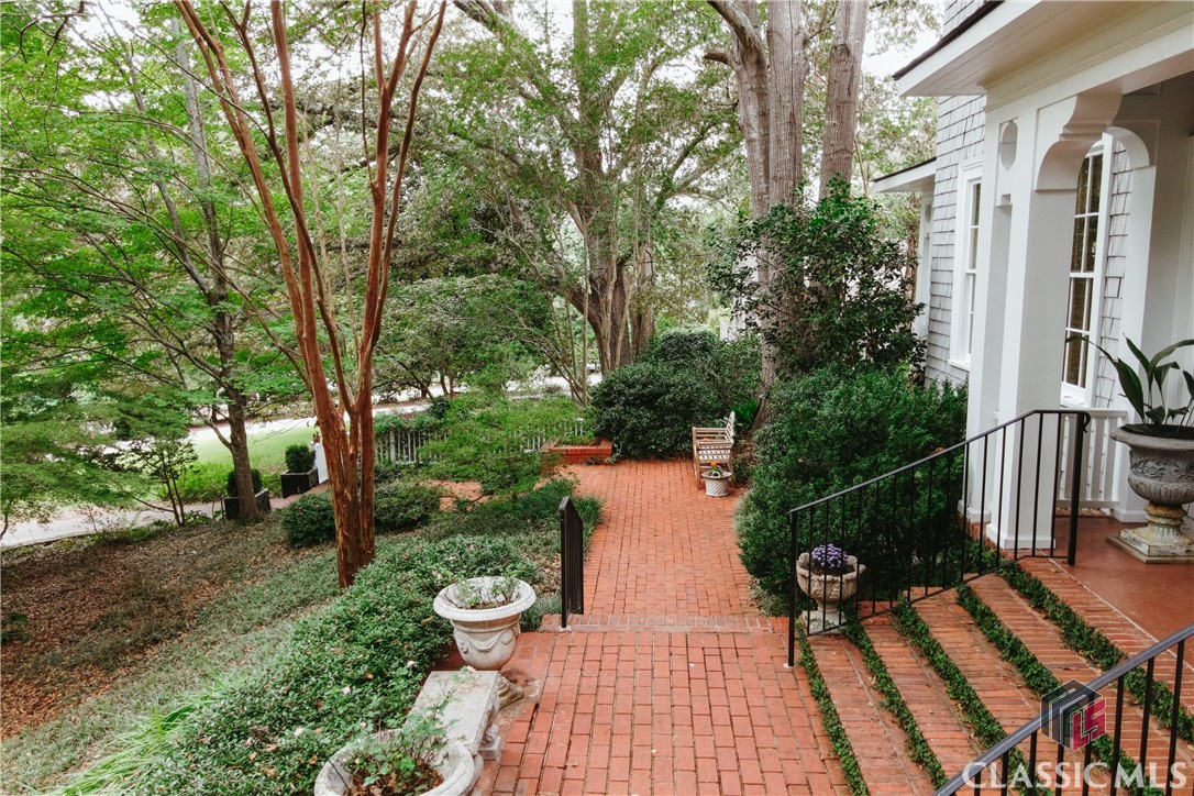 638 Milledge Circle