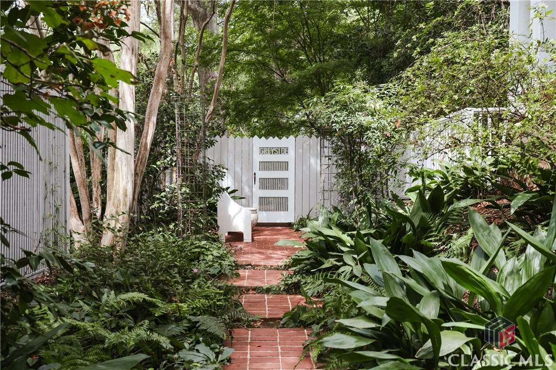 638 Milledge Circle