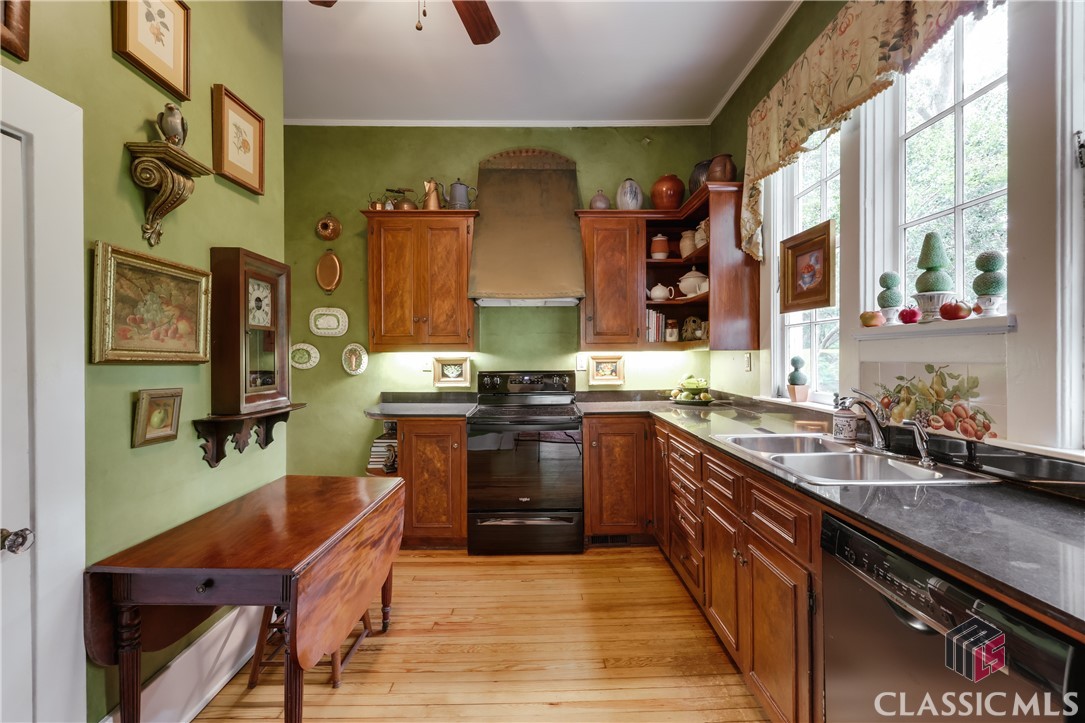 638 Milledge Circle