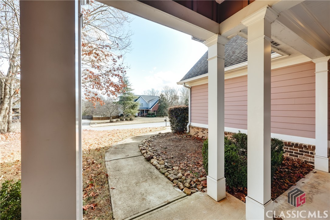 360 Lakeland Drive
