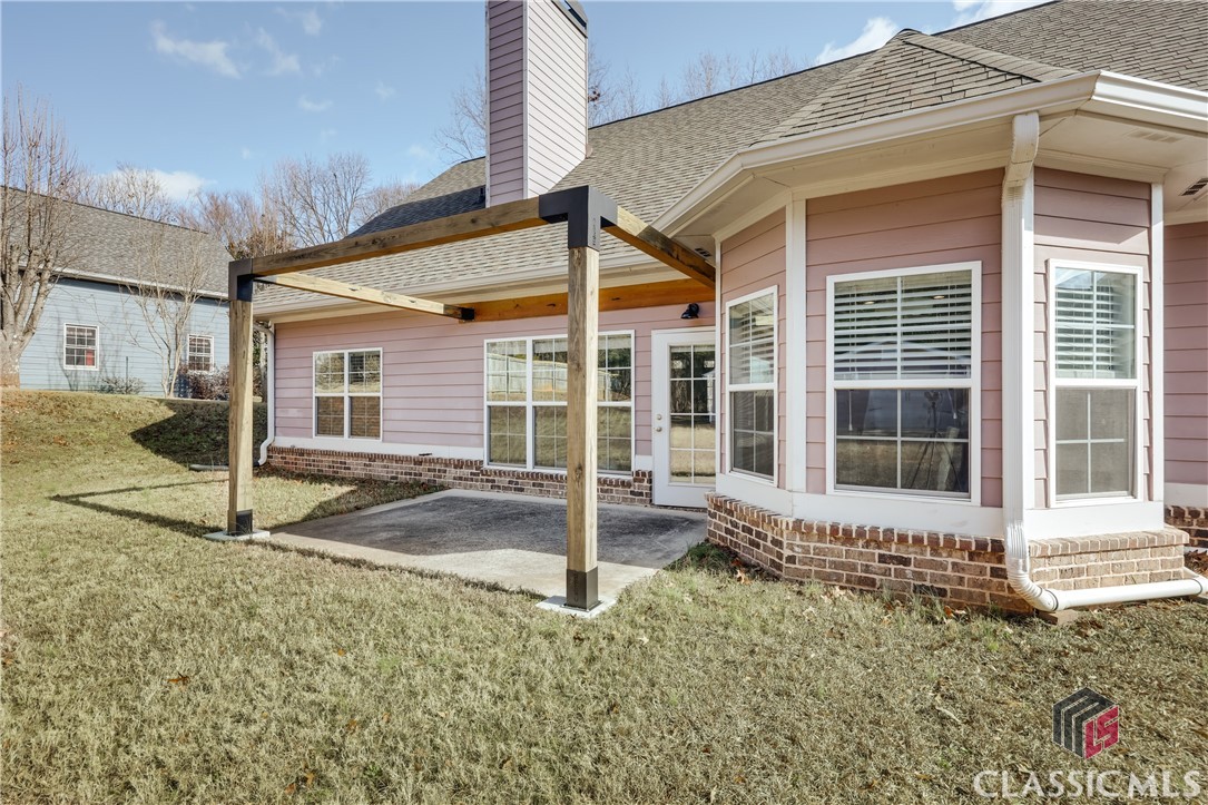 360 Lakeland Drive