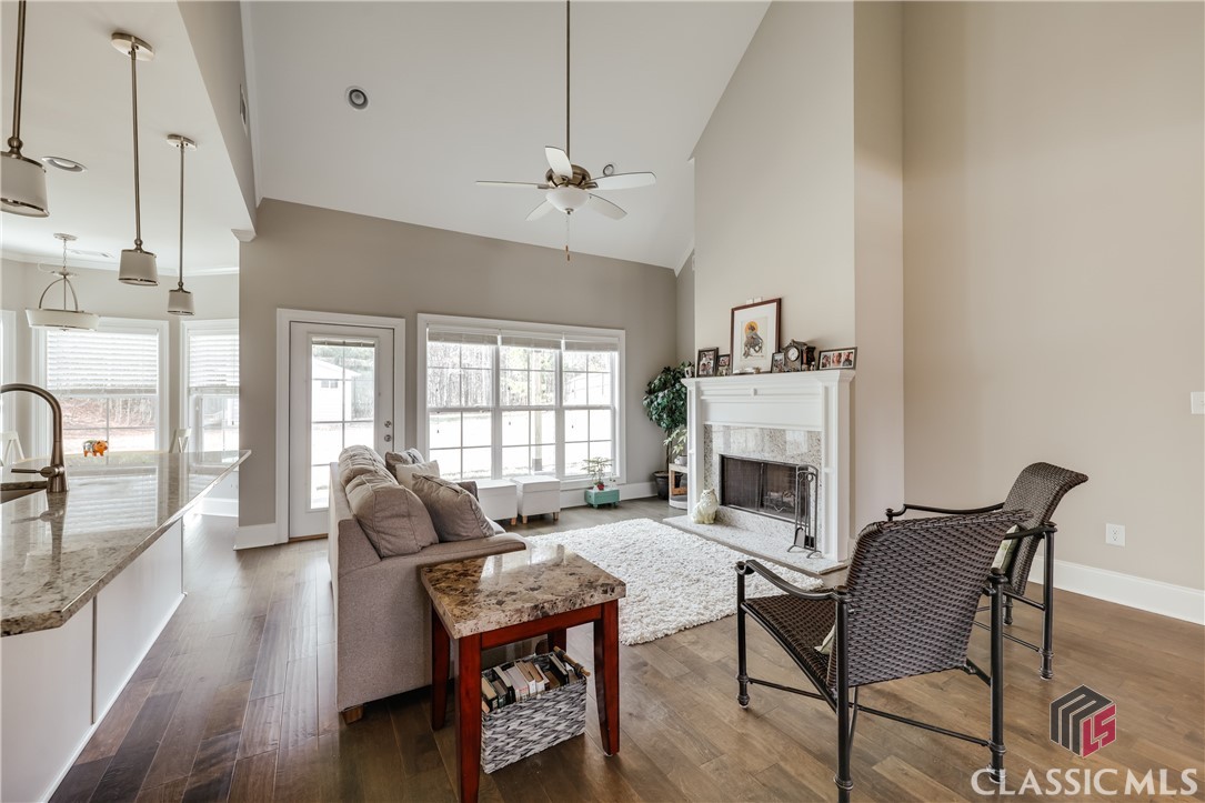 360 Lakeland Drive