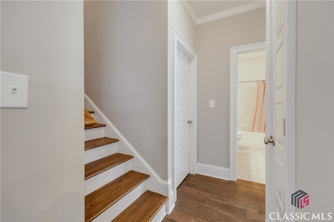360 Lakeland Drive