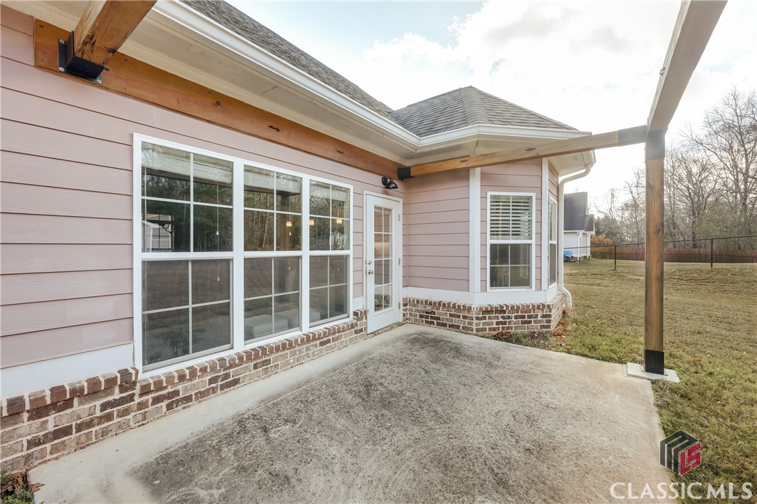 360 Lakeland Drive