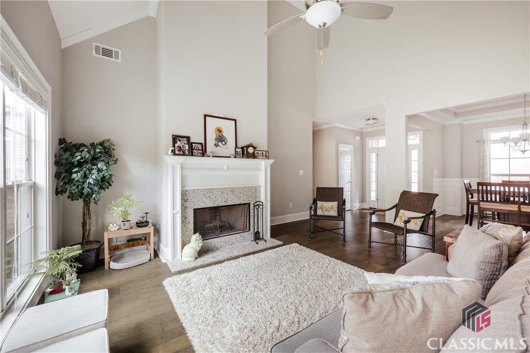 360 Lakeland Drive