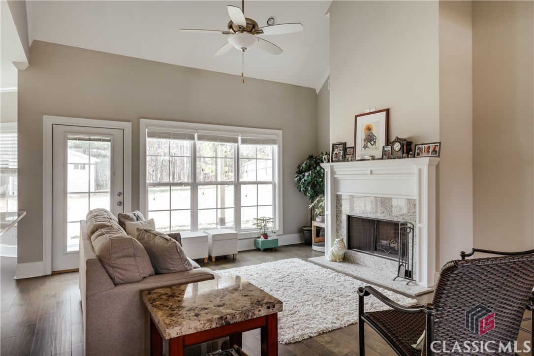 360 Lakeland Drive