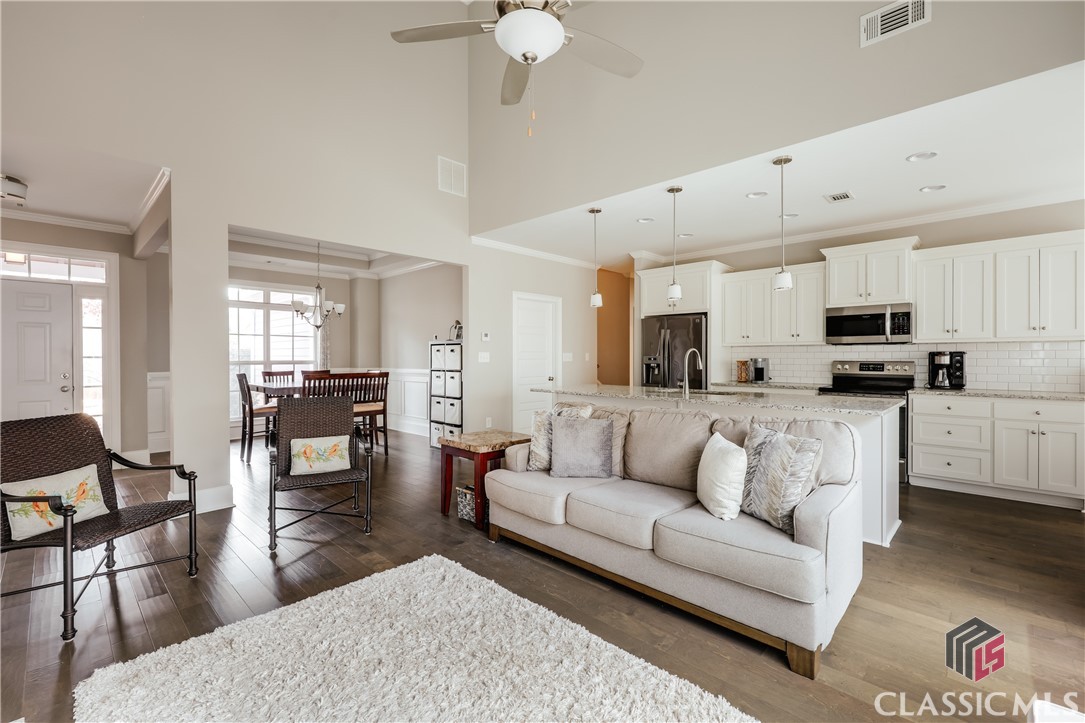 360 Lakeland Drive