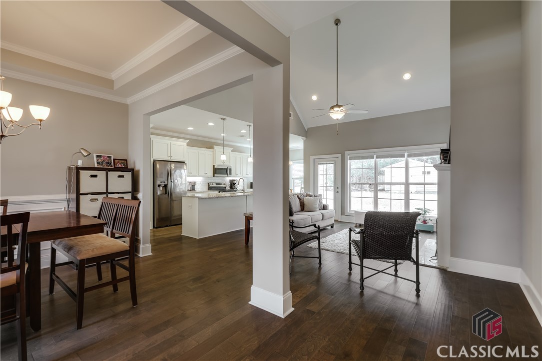 360 Lakeland Drive