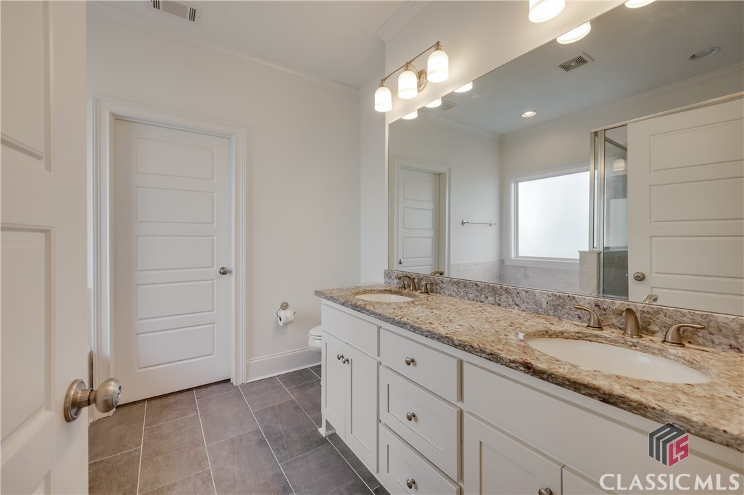 360 Lakeland Drive