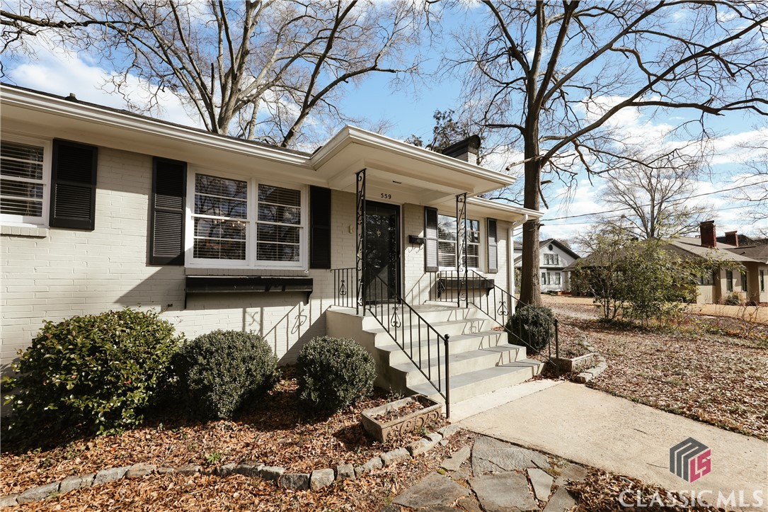 559 Castalia Avenue