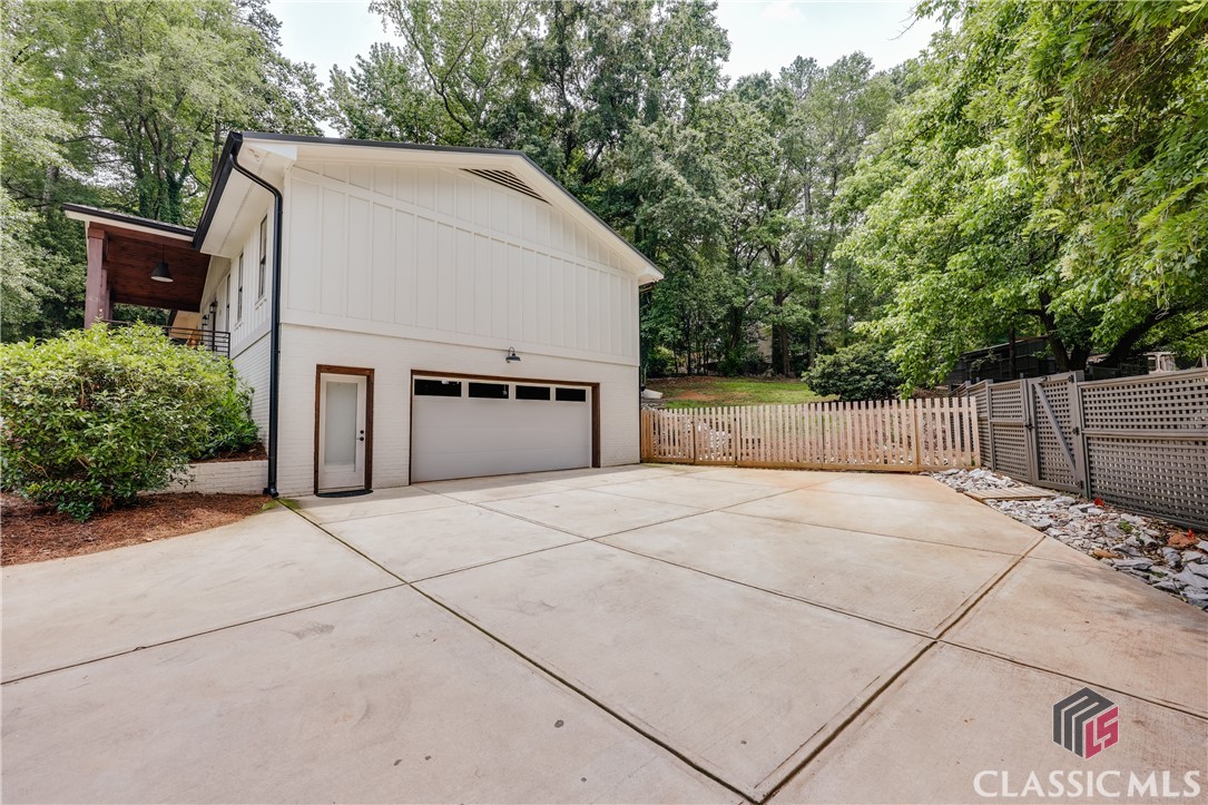 499 West Lake Drive