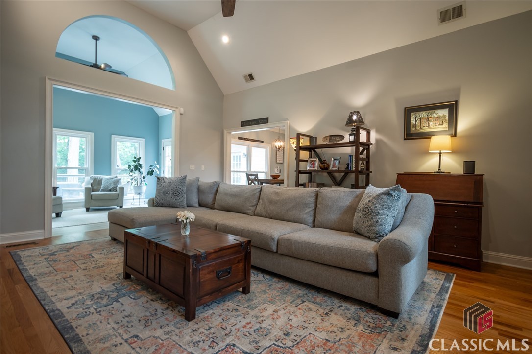 115 Holcomb Court
