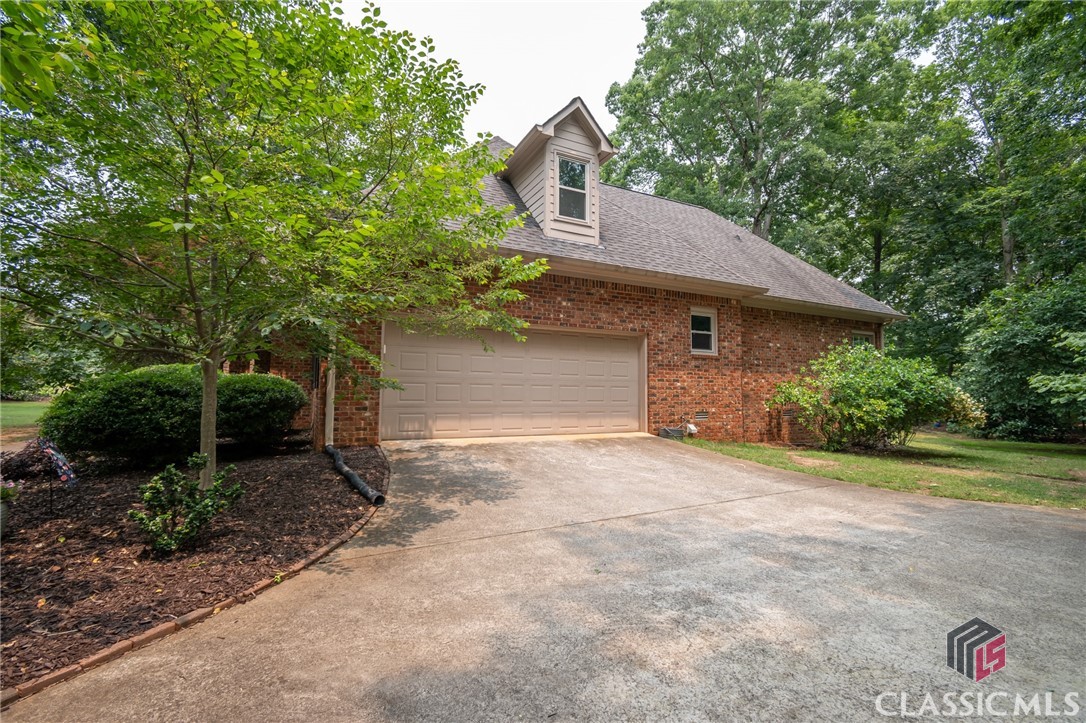 115 Holcomb Court