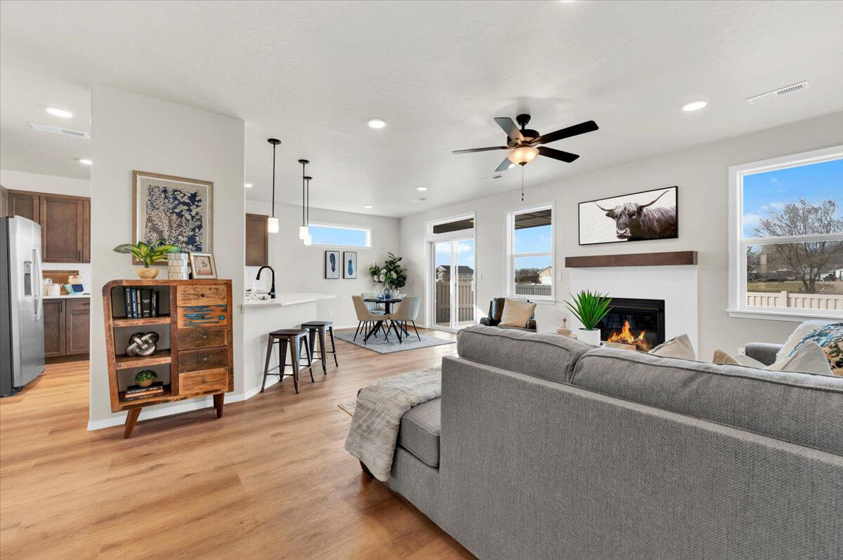 3566 NW 8th Street, 52