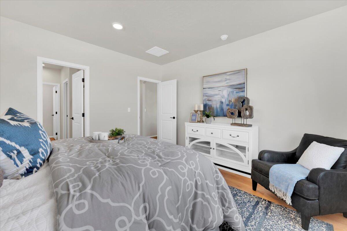 3566 NW 8th Street, 52