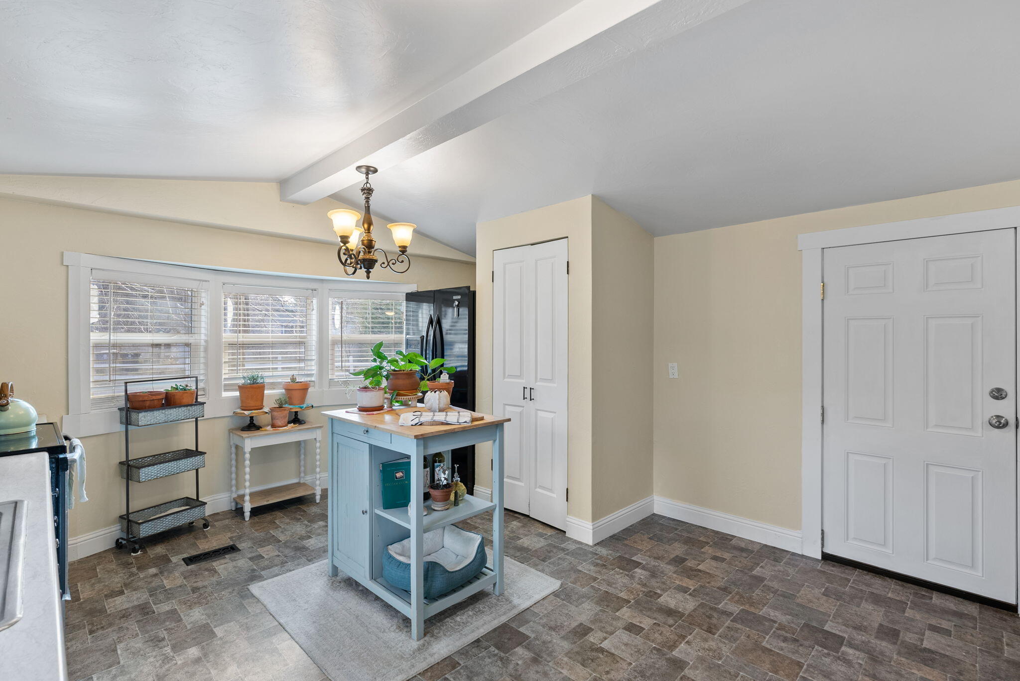 61445 SE 27th Street, 86