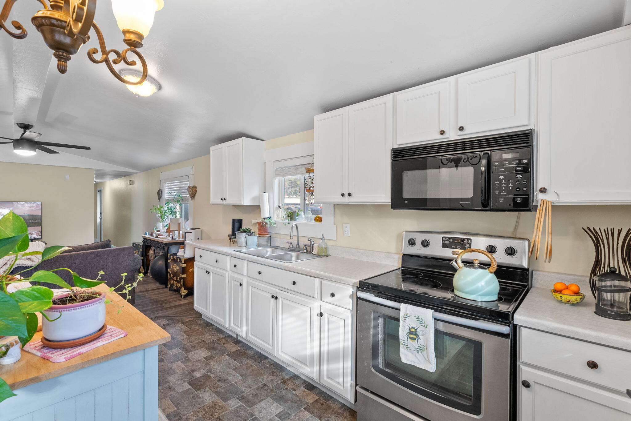 61445 SE 27th Street, 86