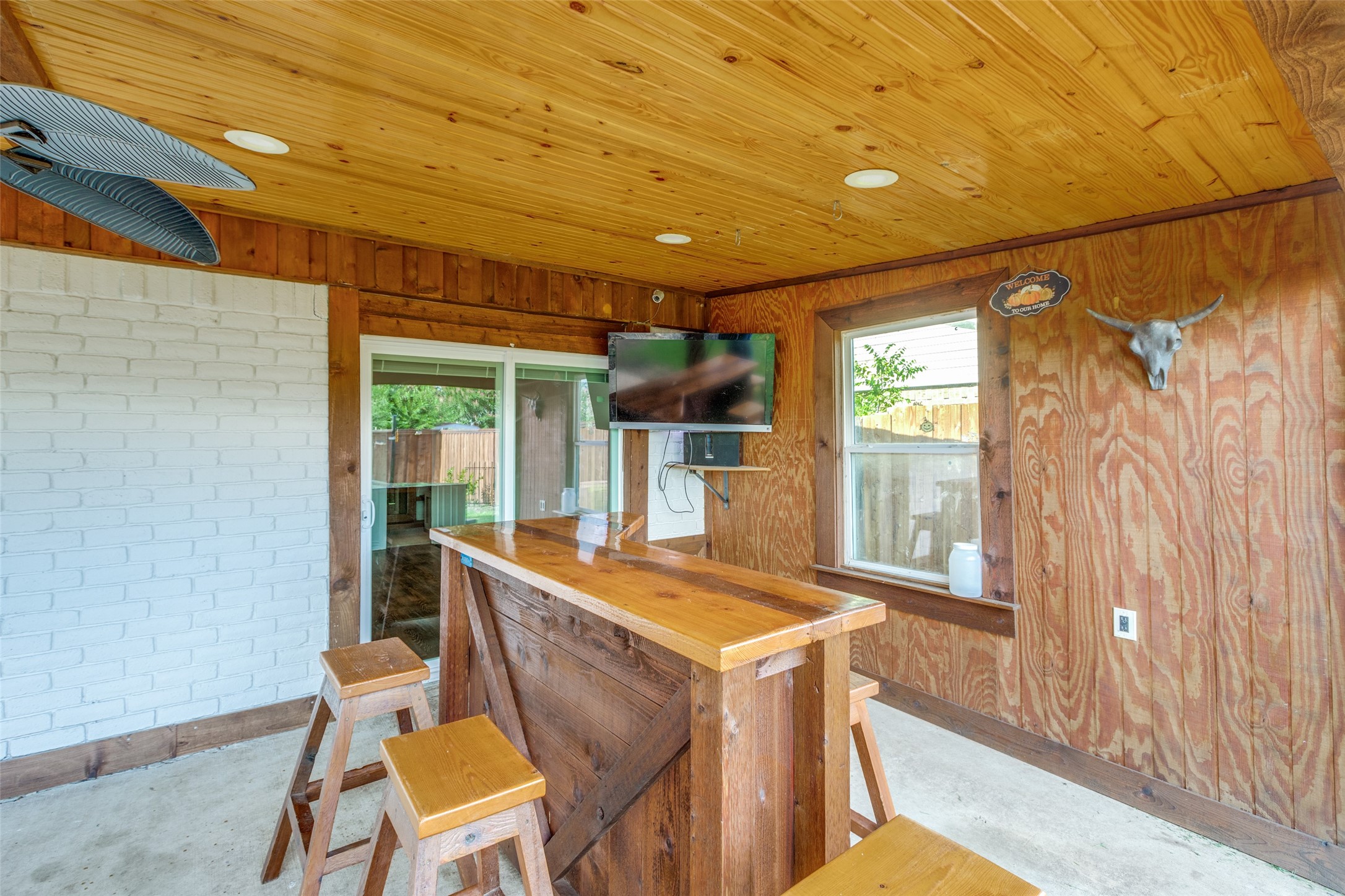 5569 Ragan Drive