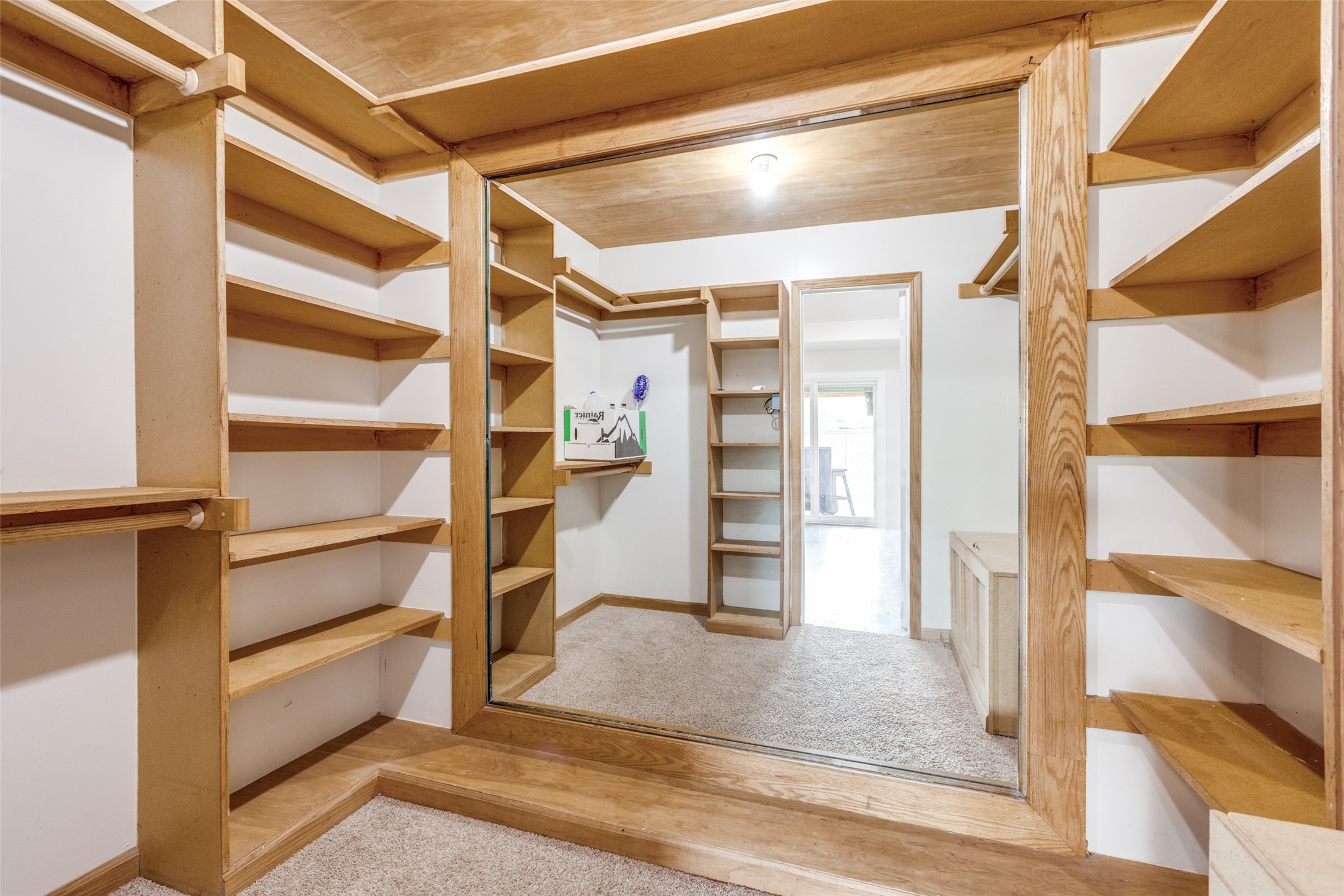 5569 Ragan Drive