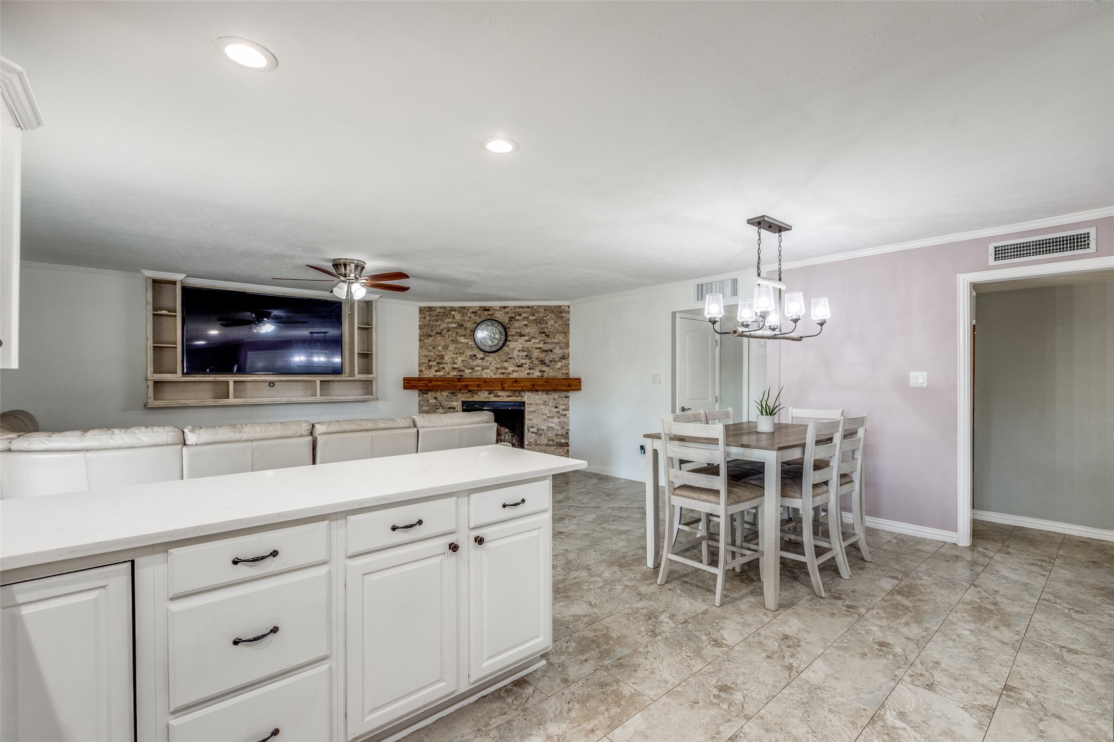 5569 Ragan Drive