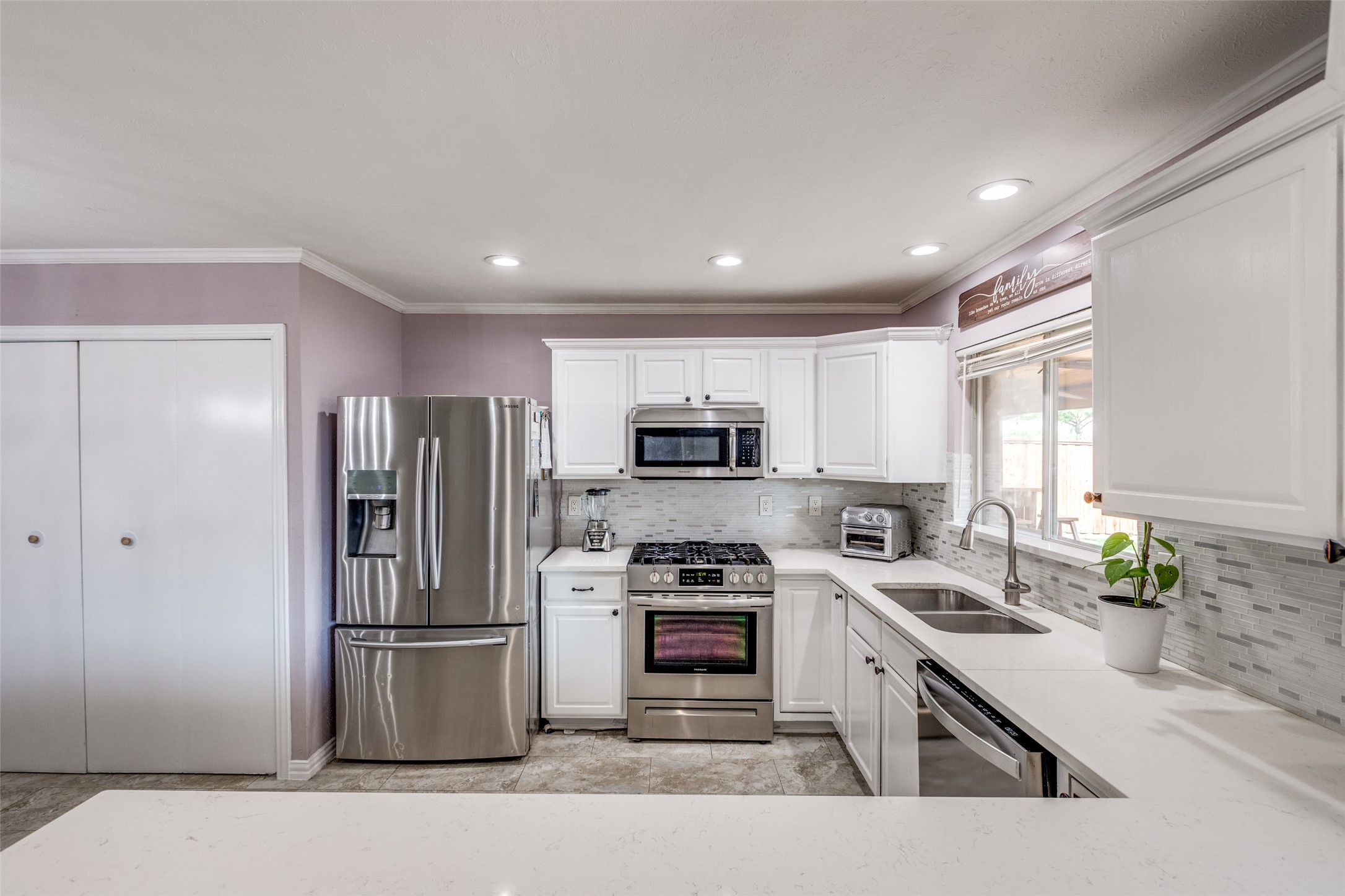 5569 Ragan Drive