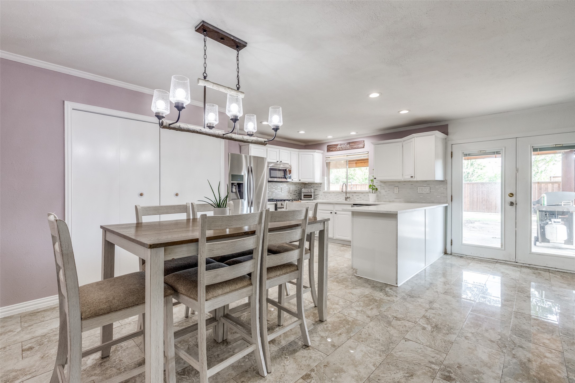 5569 Ragan Drive