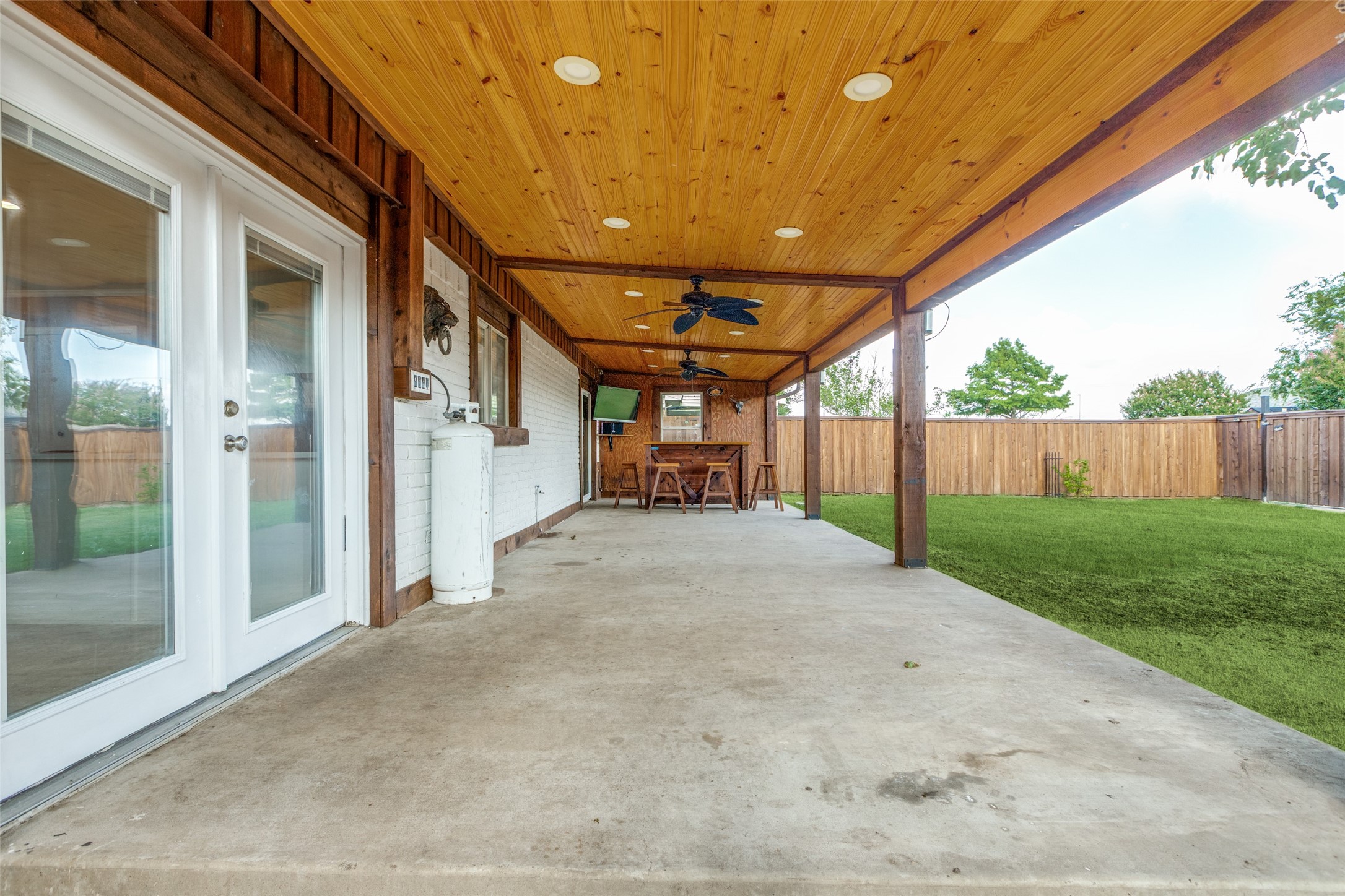 5569 Ragan Drive