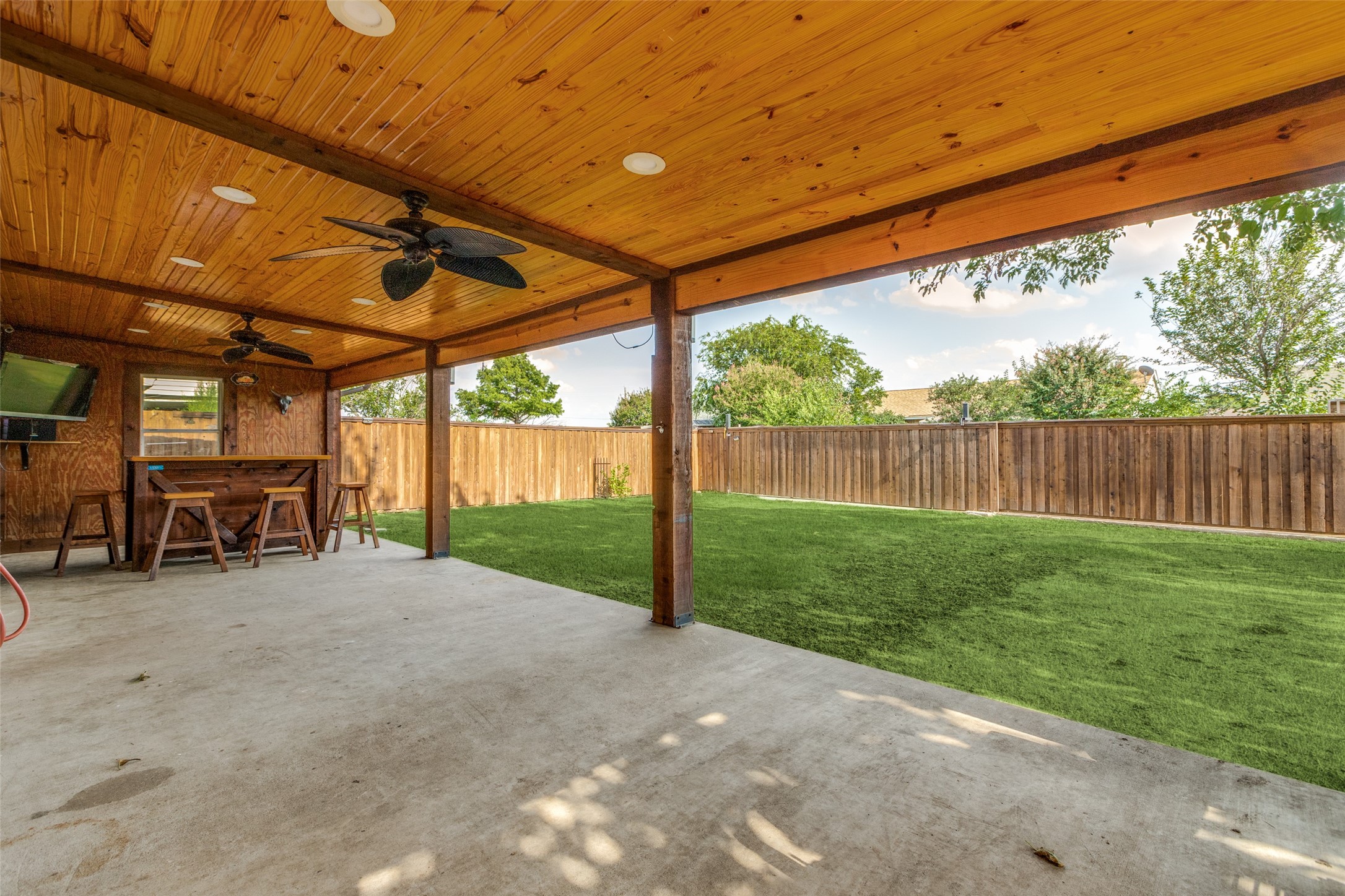 5569 Ragan Drive