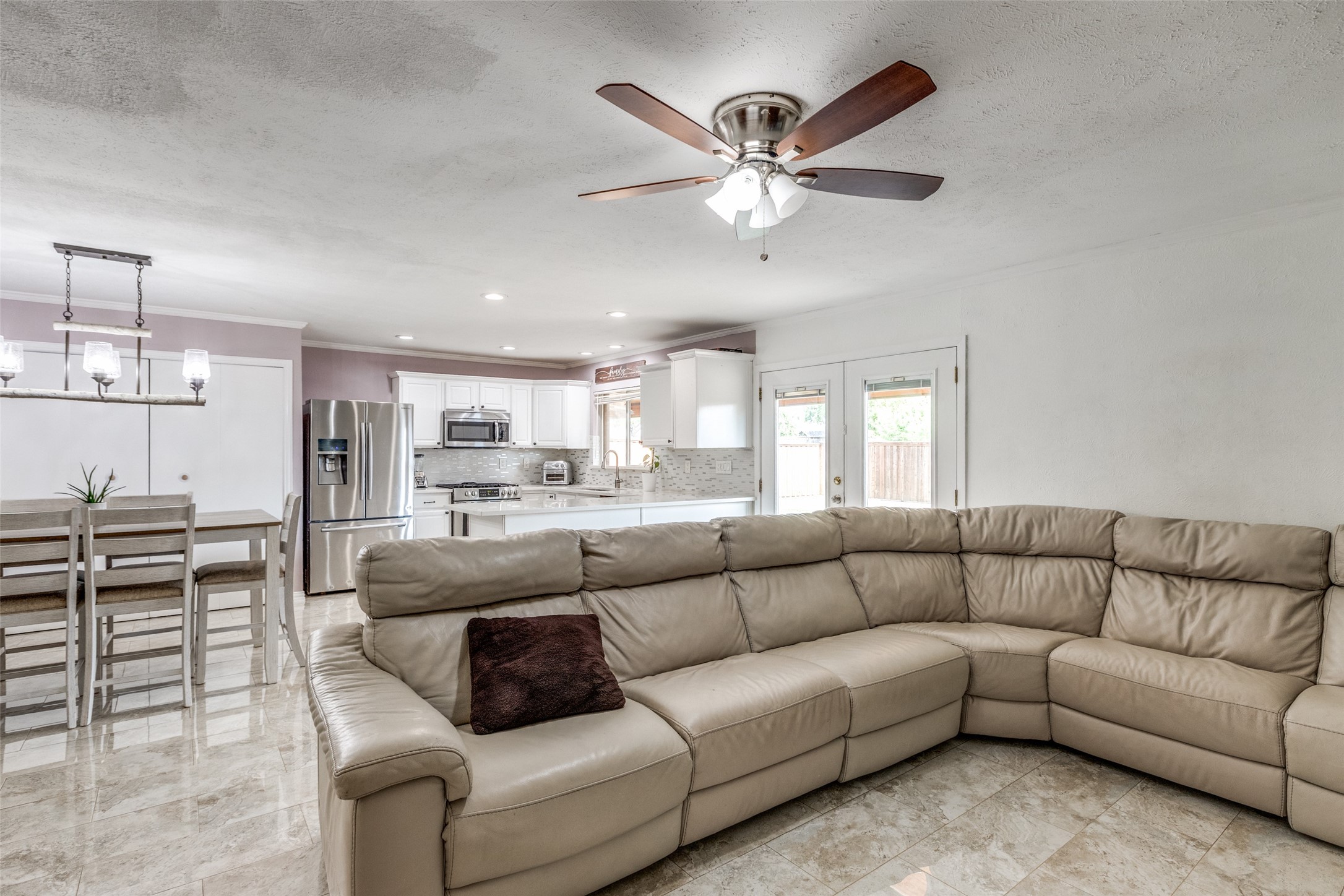 5569 Ragan Drive