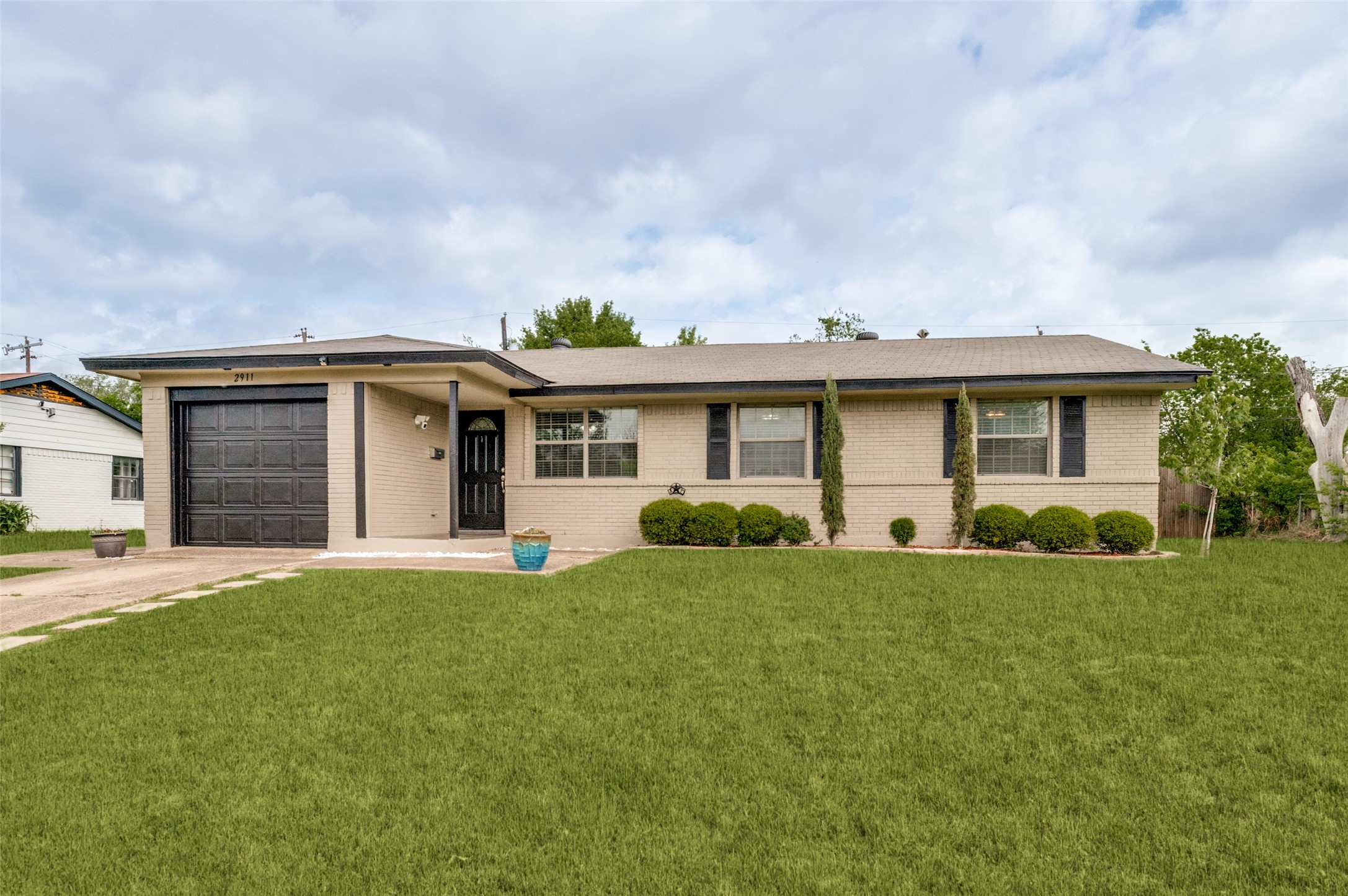2911 Old North Road