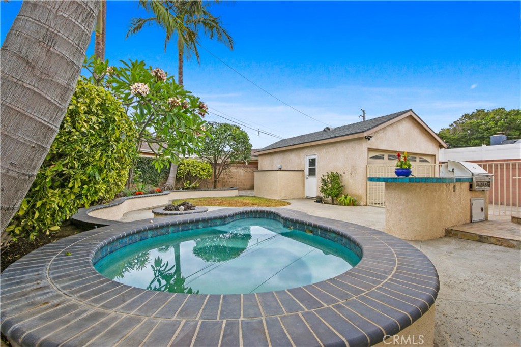 3643 Iroquois Avenue