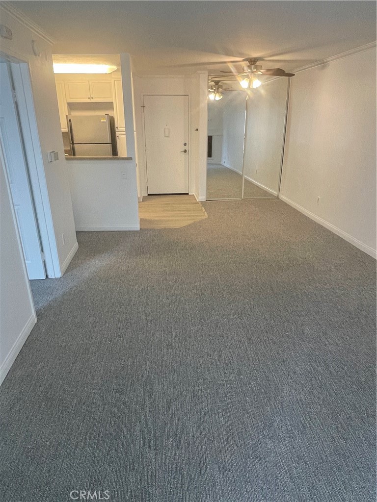 5500 Owensmouth Avenue Unit: 212