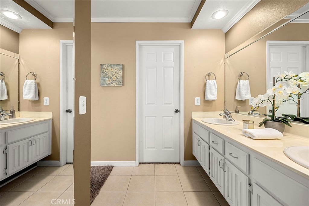 4431 Avenida De Las Estrell