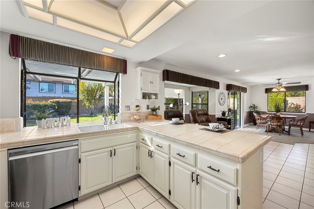 4431 Avenida De Las Estrell