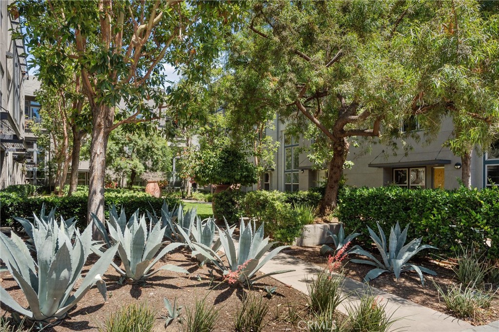 202 N Spurgeon Street