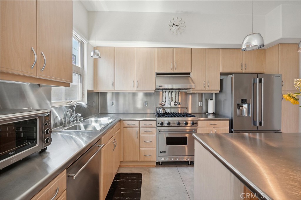 202 N Spurgeon Street