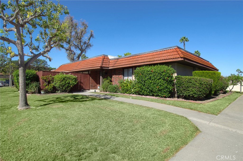 23398 Via San Miguel