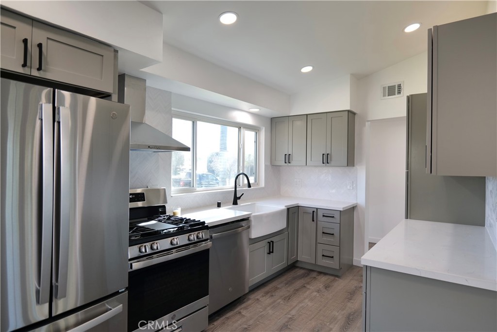 853 N Jasmine