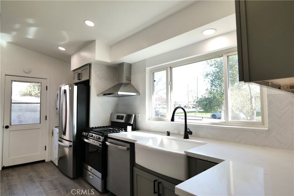 853 N Jasmine