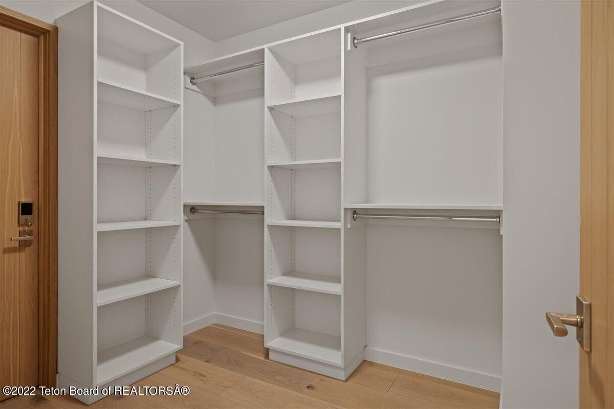 185 N GLENWOOD Street, 15