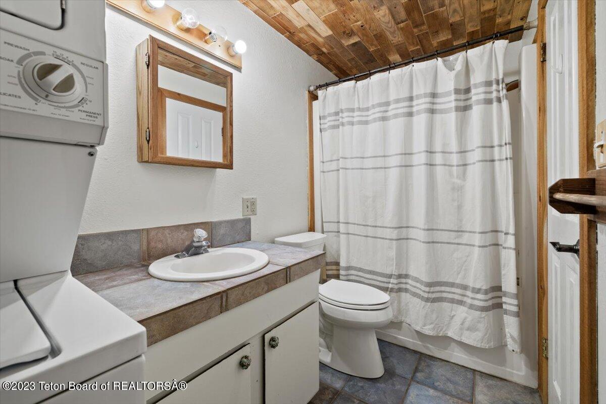 355 W DELONEY Avenue, A-12