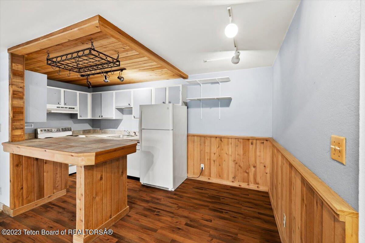 355 W DELONEY Avenue, A-12