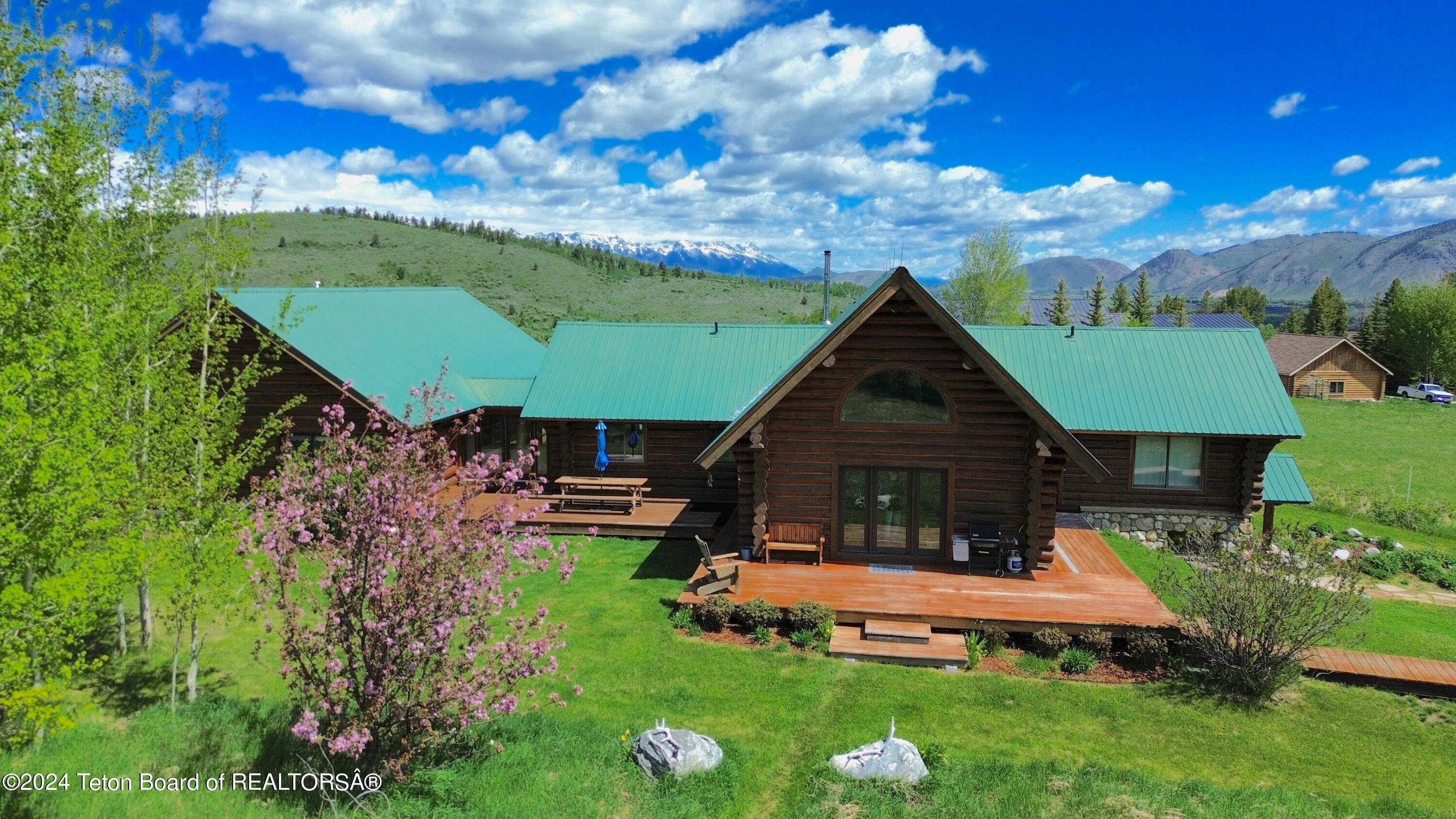 3690 W HIGHLAND Trail