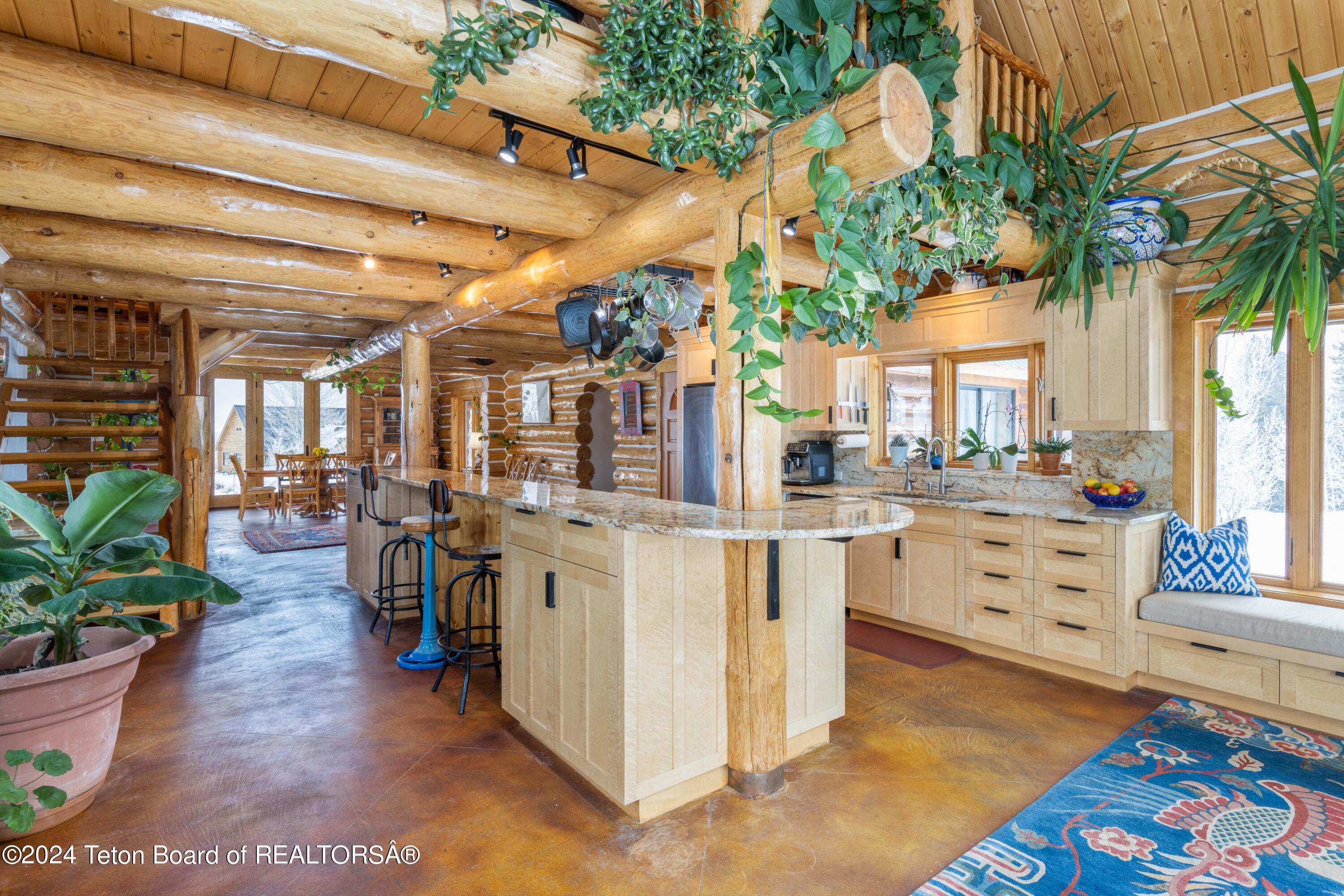 3690 W HIGHLAND Trail