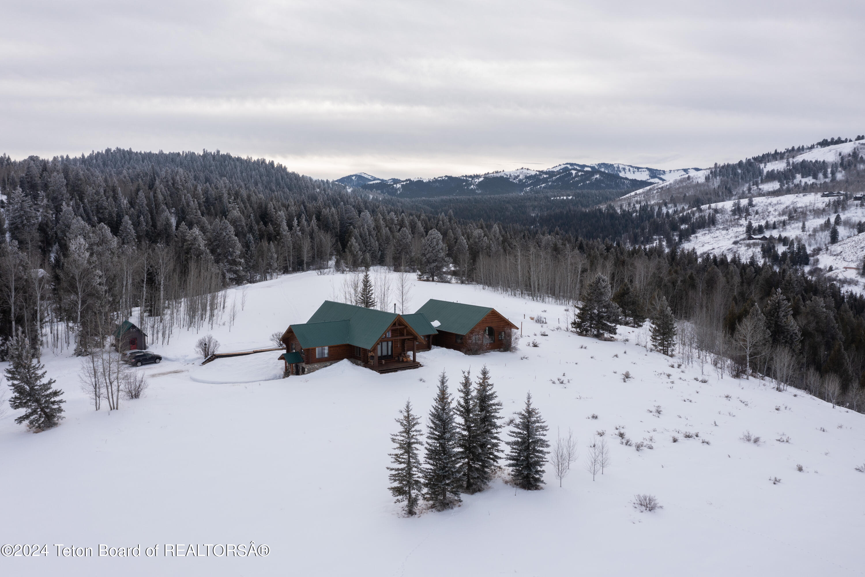 3690 W HIGHLAND Trail