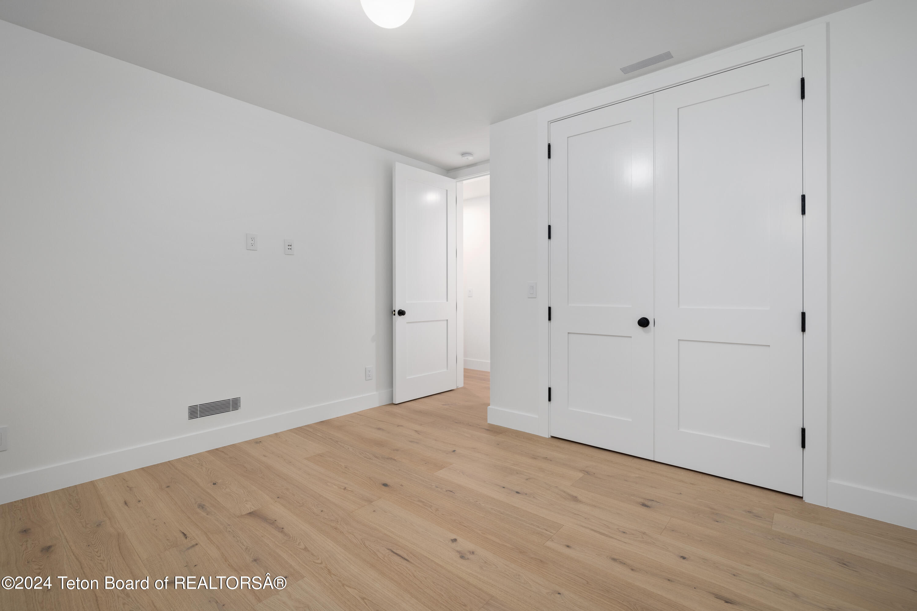 500 E SIMPSON Avenue