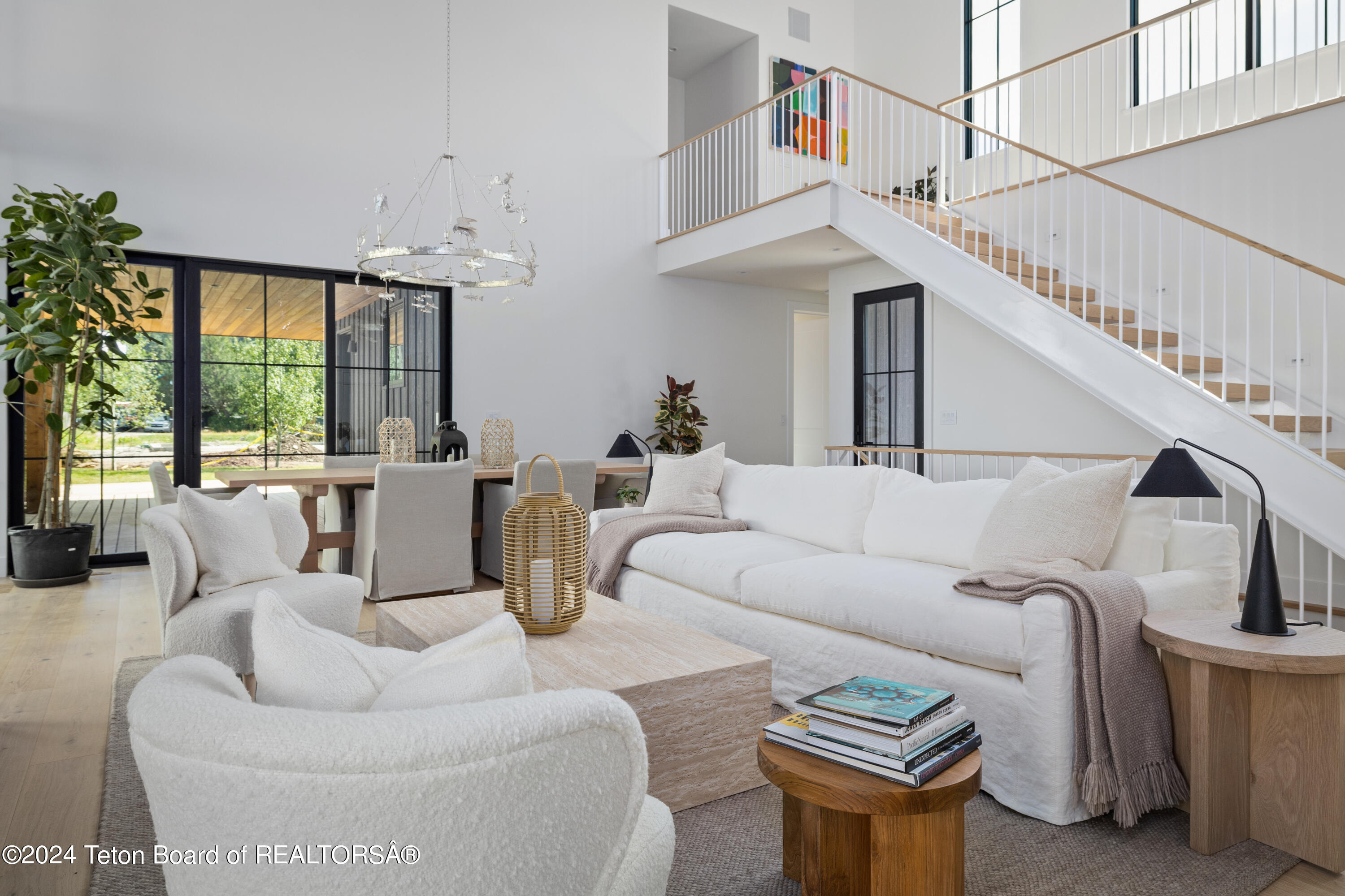 500 E SIMPSON Avenue