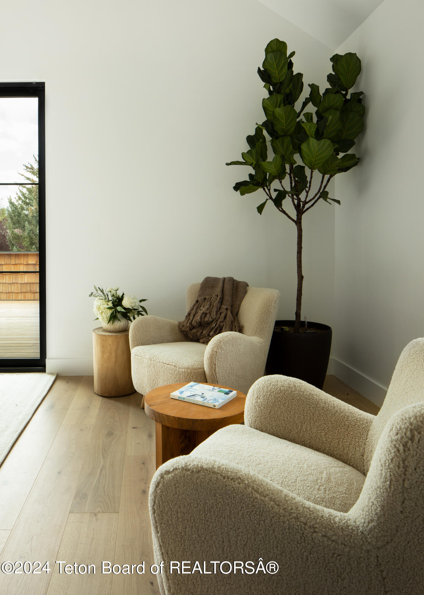 500 E SIMPSON Avenue