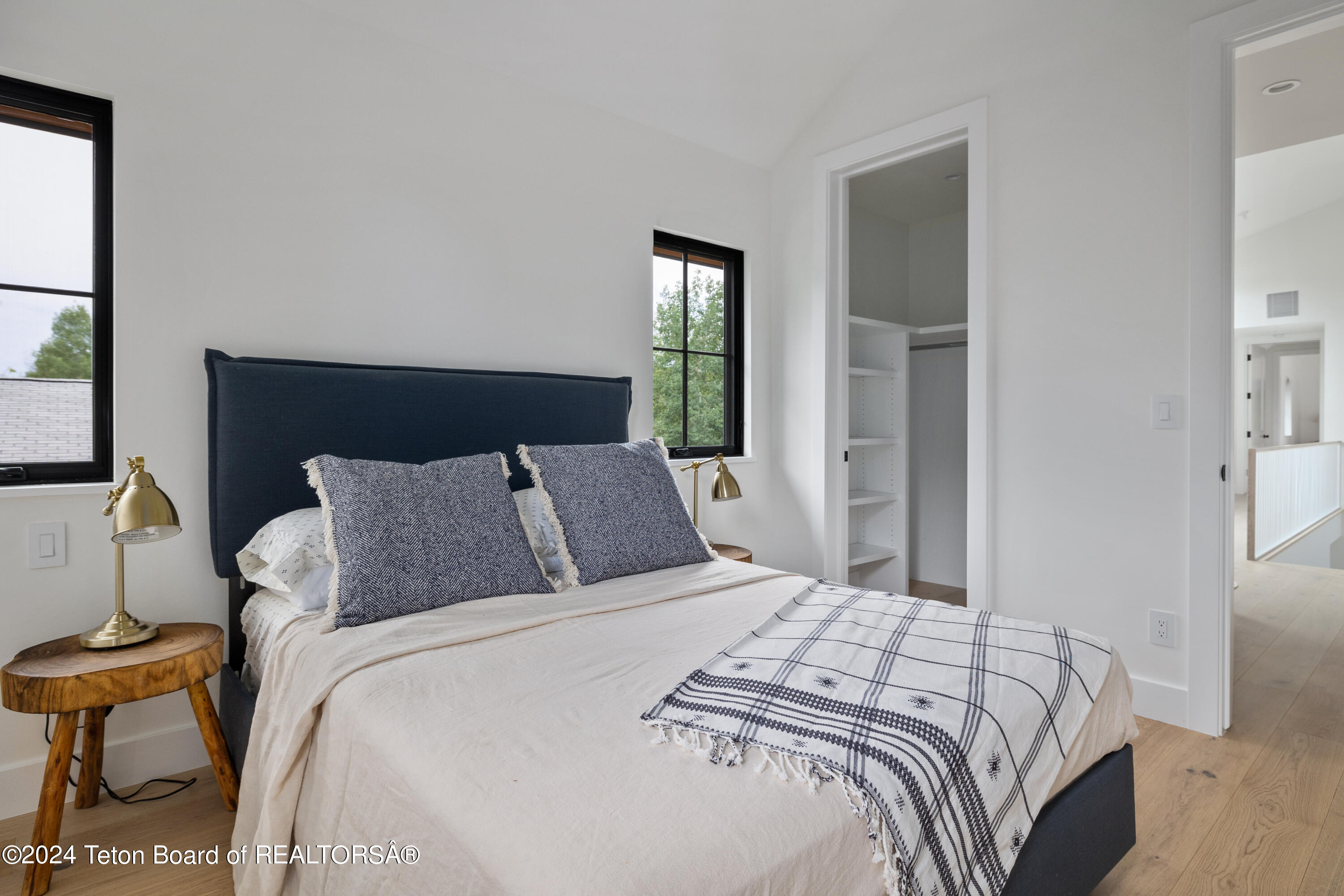 500 E SIMPSON Avenue